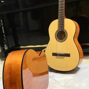 گیتار دست ساز مالاگا MALAGA سناتور موزیک رباط کریم