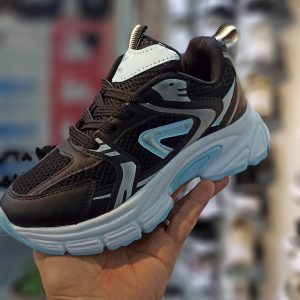 کتونی مدل واریور تولید کفش شیکپا در باغ مهندس